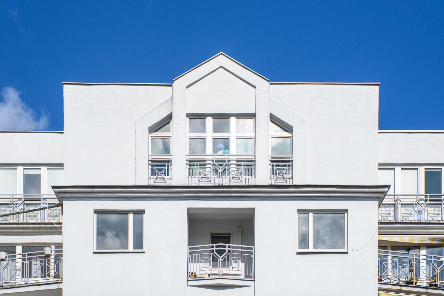 Zdjęcie architektury budynku Budynek mieszkalno-usługowy